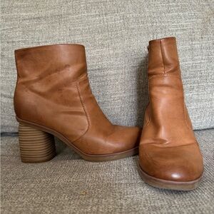 KORKS booties size 7.5 women